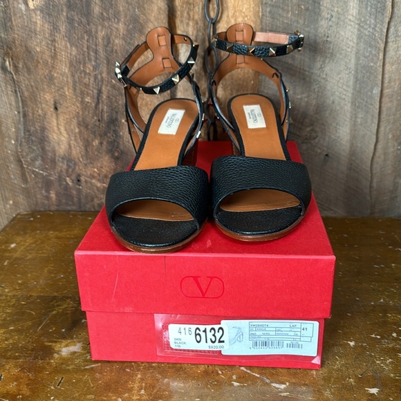 Valentino "Authentic" Black Textured Leather Sandals - Size IT 41 - US 11 - Picture 2 of 13